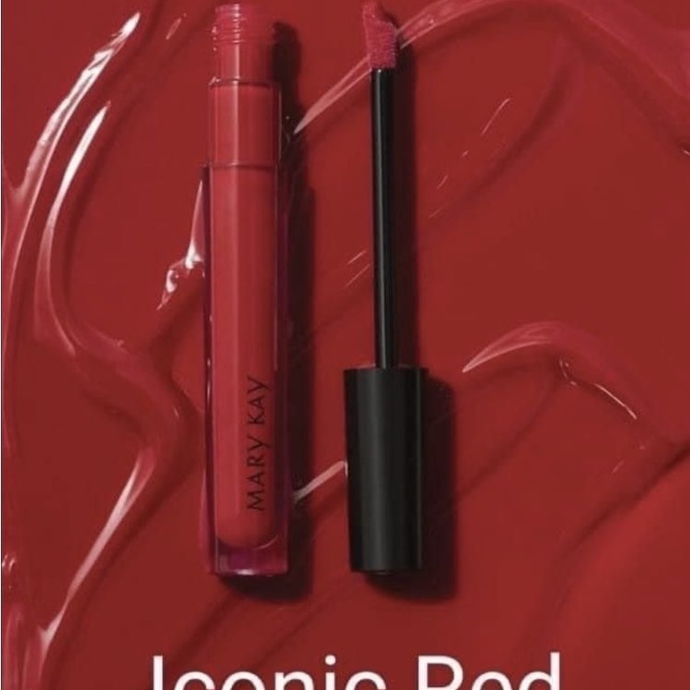 Mary Kay red lip gloss